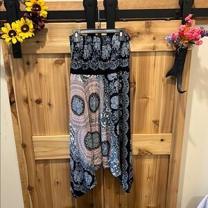 The Elephant Pant Paisley Print Cropped Elastic-Waist Pants - Black, Pink, Blue